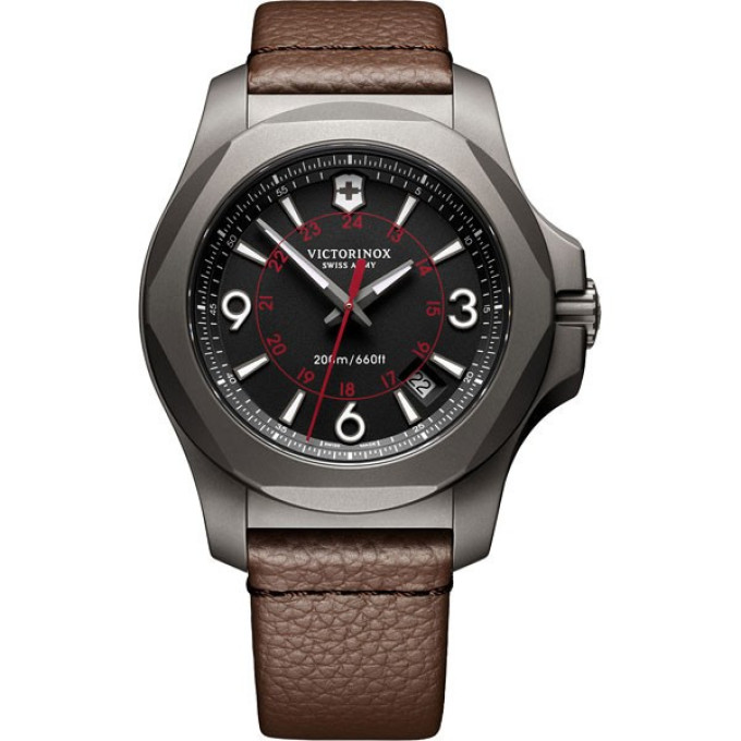 Victorinox I.N.O.X. Titanium 241778 — титановые часы на коже